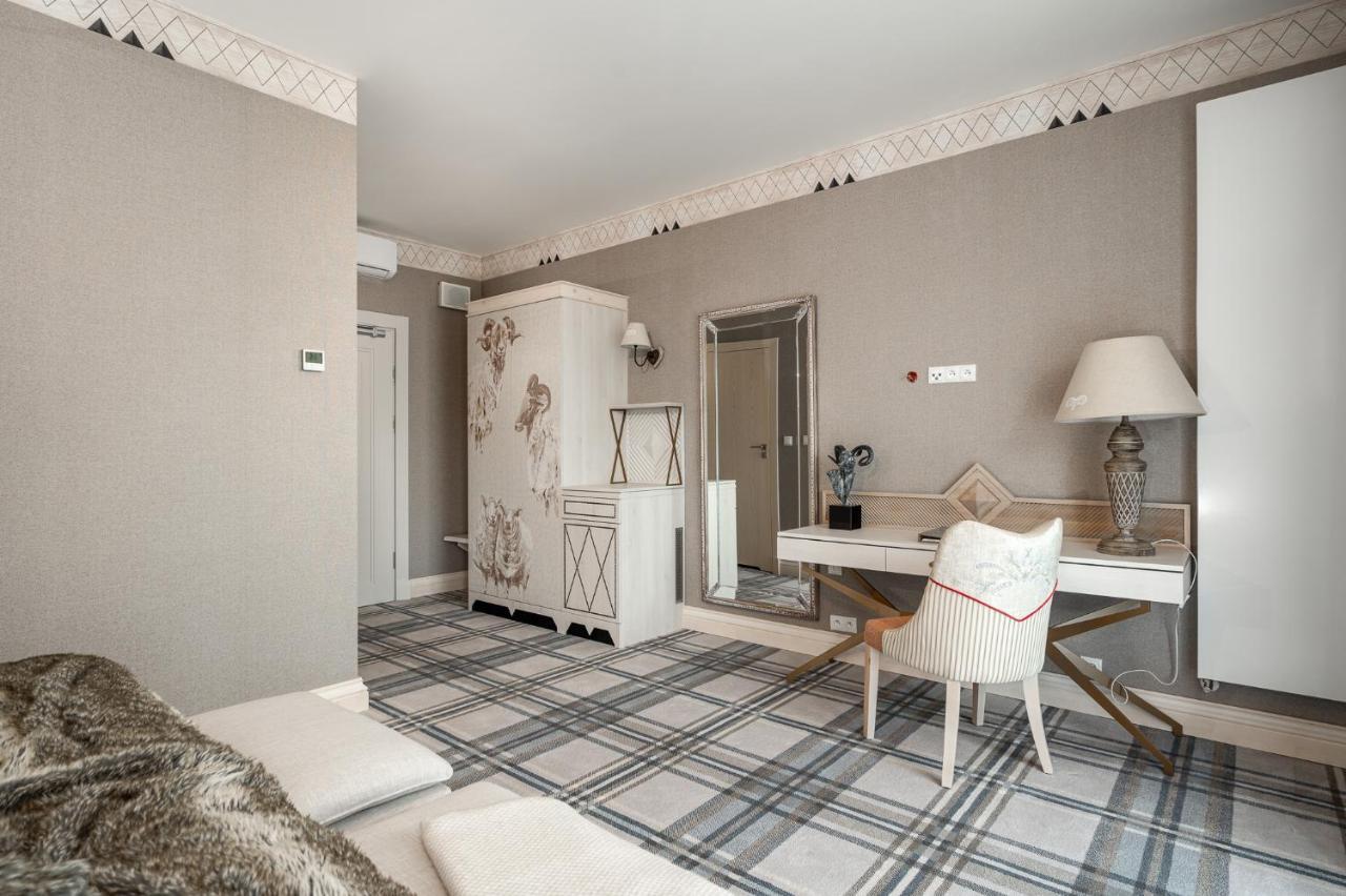 Aries & Hotel 5*