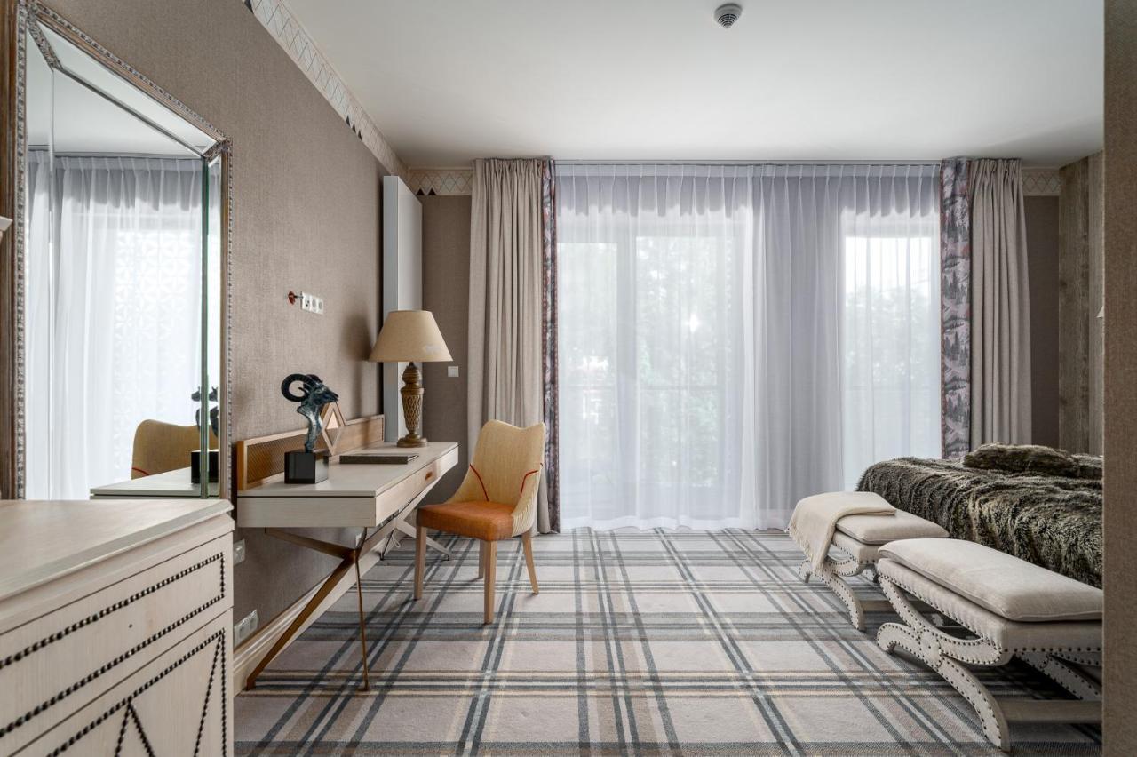 Aries & Hotel 5*