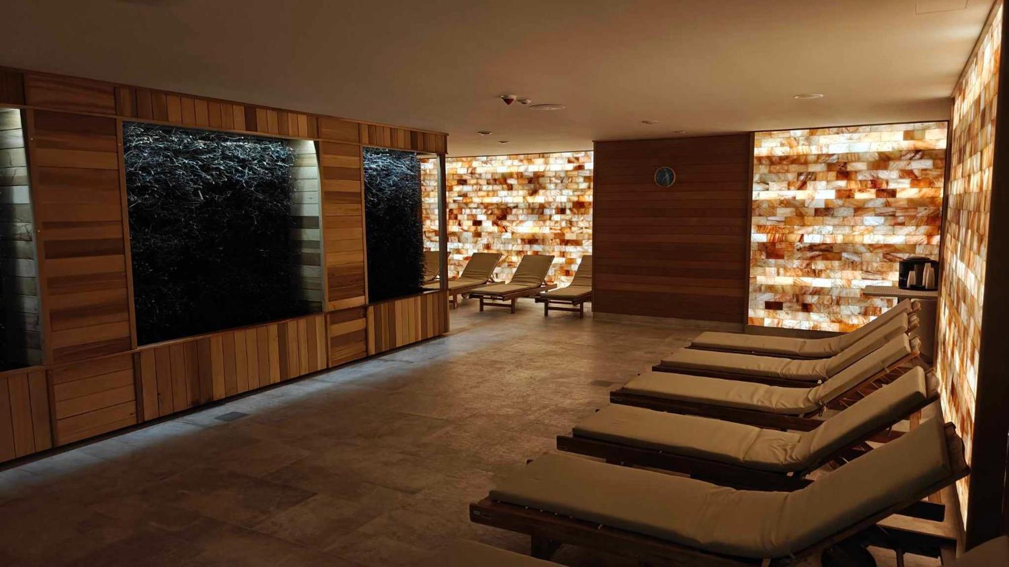 Hotel Aries & 5*