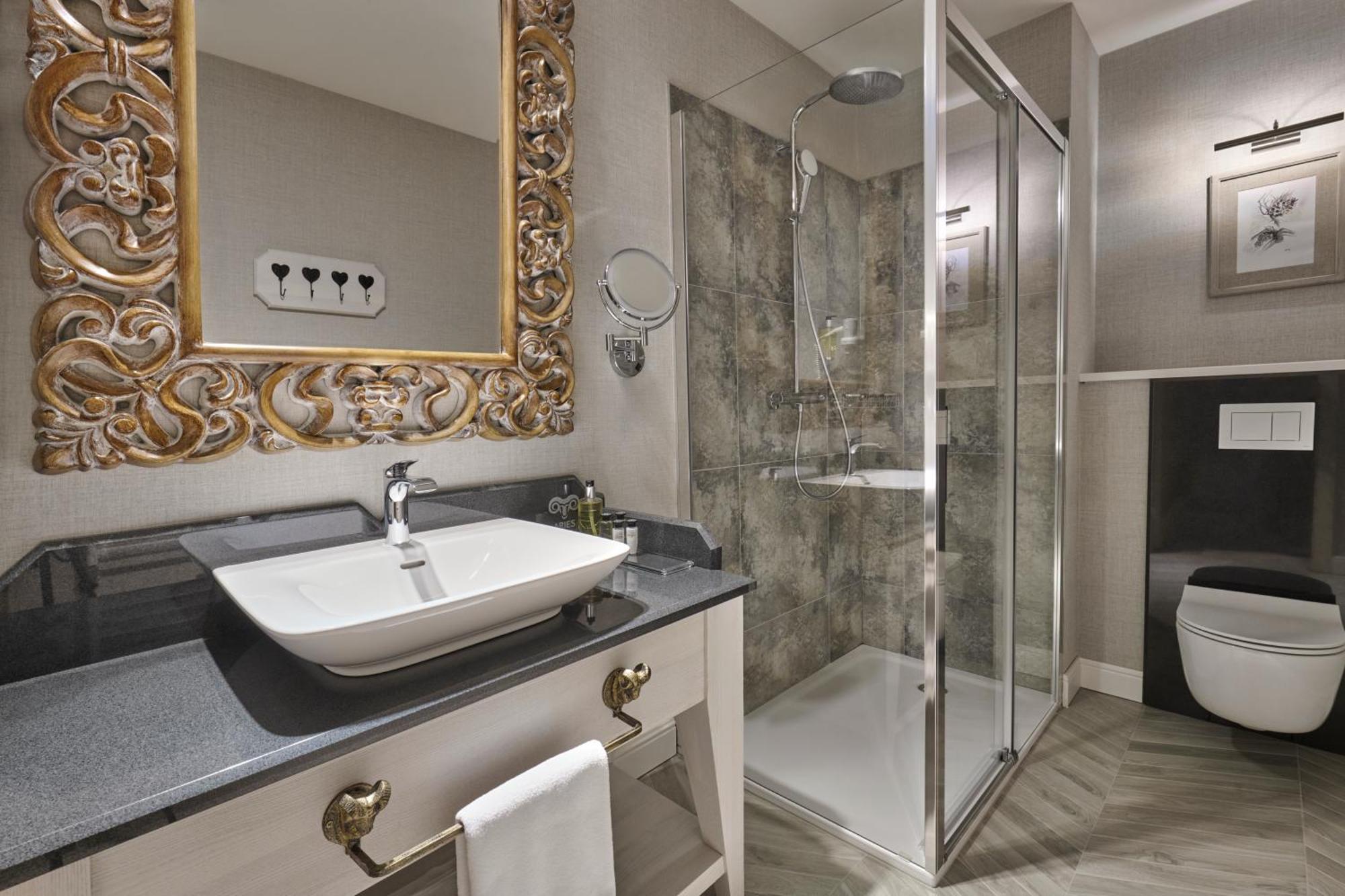 Hotel Aries &